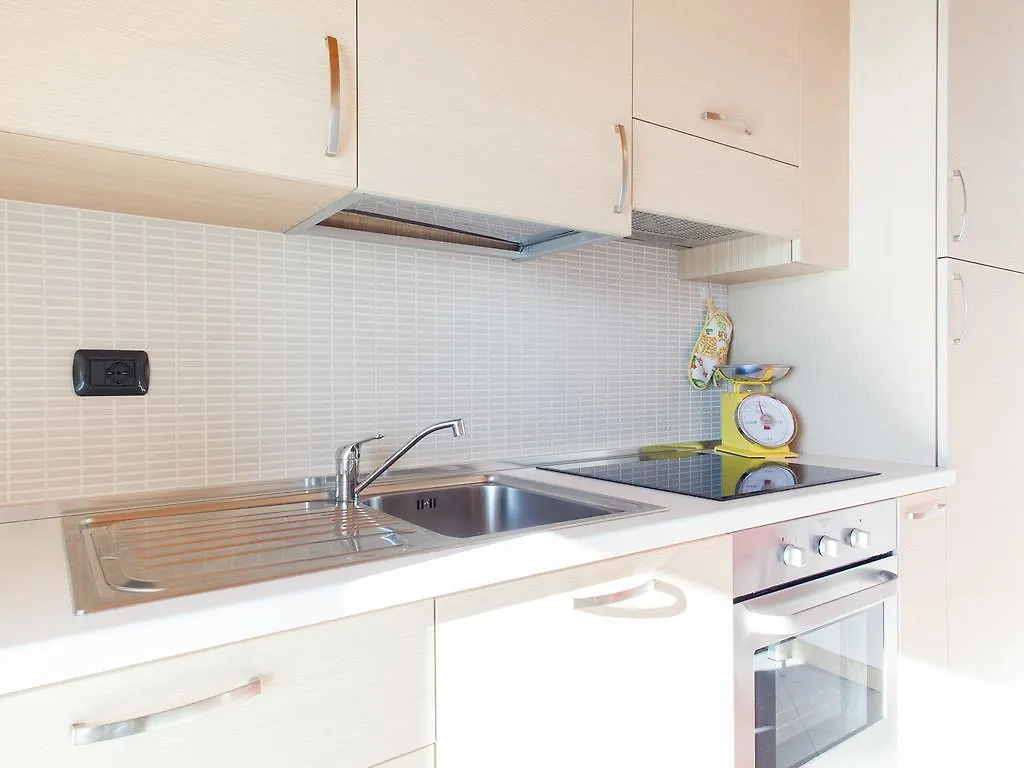 Borgo Dei Glicini Halldis Apartment Parzanica