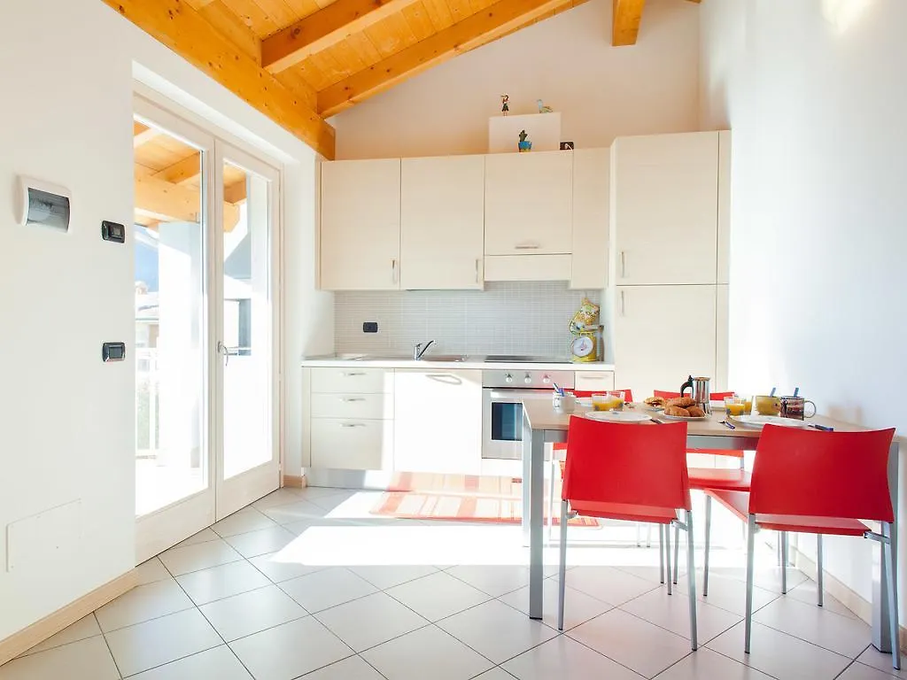 Borgo Dei Glicini Halldis Apartment Parzanica