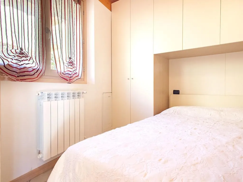 Borgo Dei Glicini Halldis Apartment Parzanica 0*,  Italy