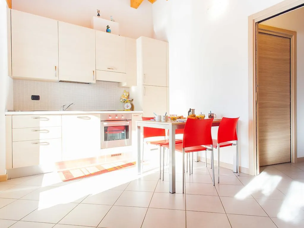 Borgo Dei Glicini Halldis Apartment Parzanica Italy